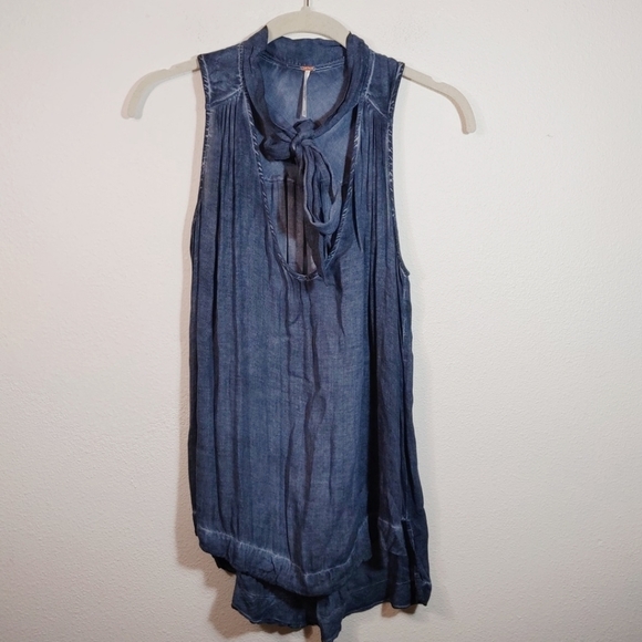 Free People Tops - Free People Blue Sleeveless Tie Front Top Small